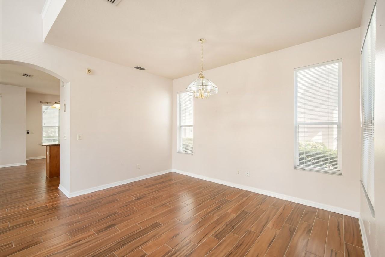 10604 Drayton Ct - Photo 3 of 27