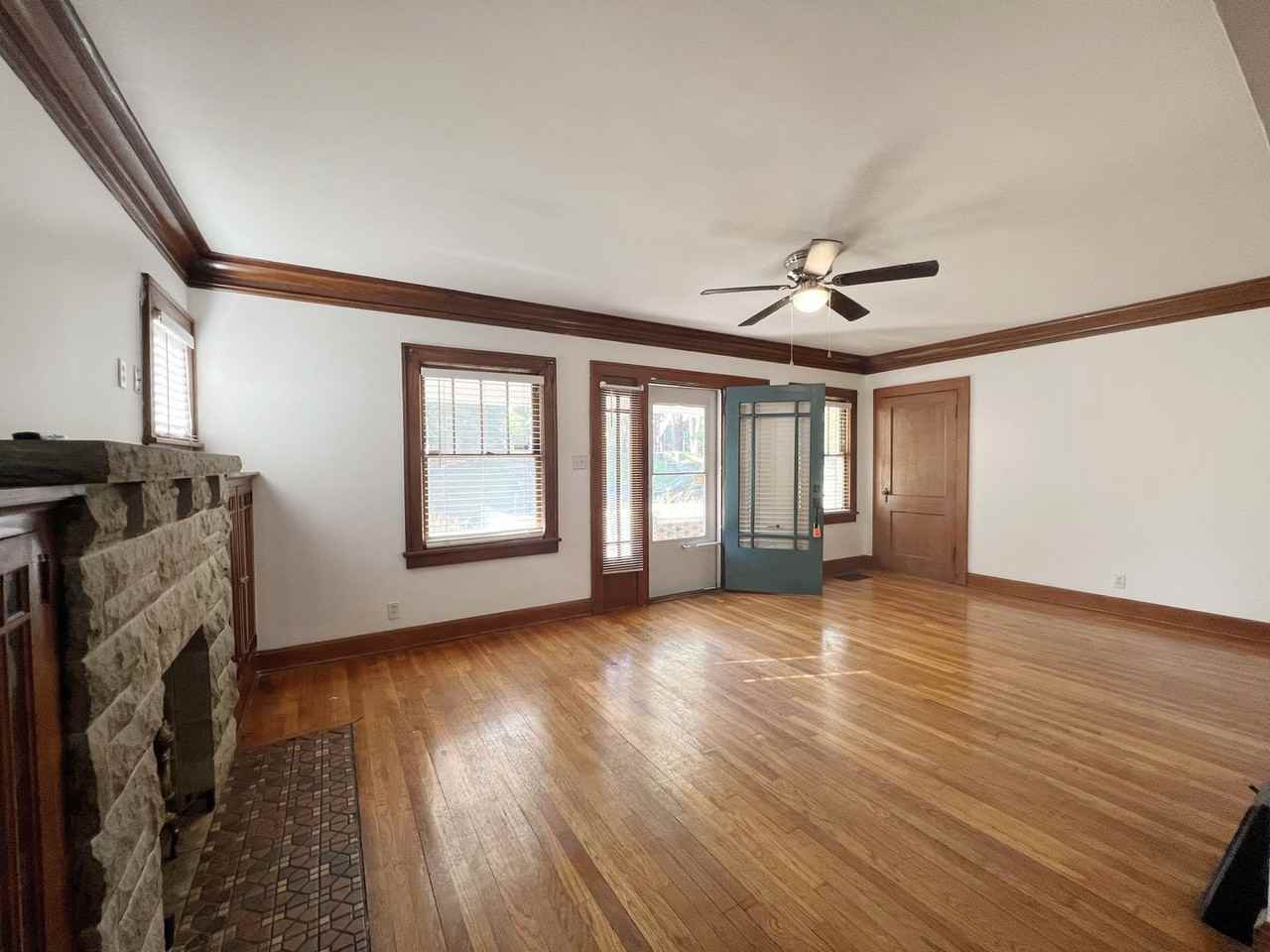 842 Barnett Ave - Photo 2 of 14