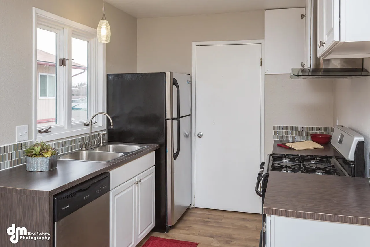 Boundary Avenue Apartments - Photo 2 of 7