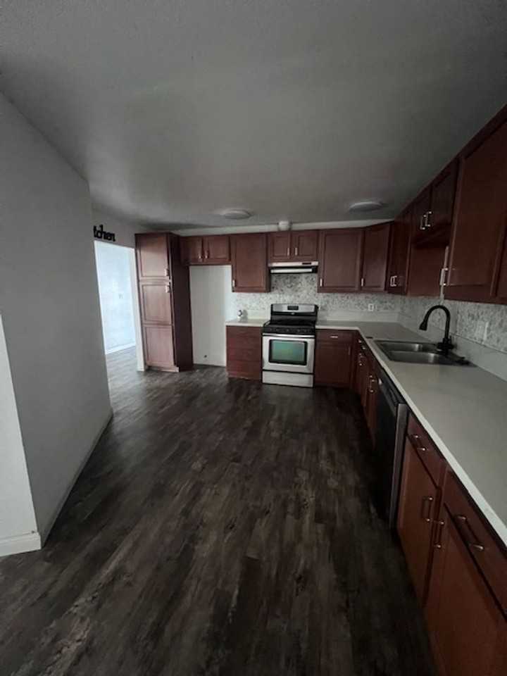 Pennsylvania Ave. - Photo 6 of 24