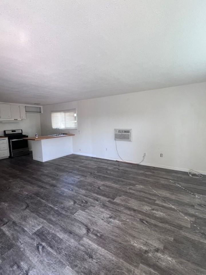 1331 Pennsylvania Ave - Photo 6 of 11