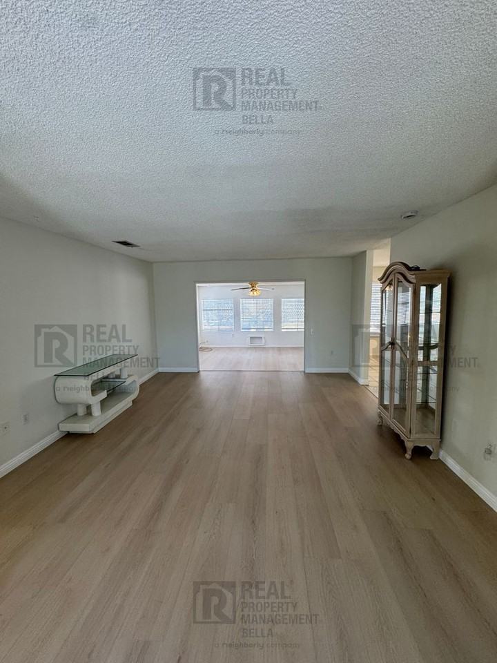 26218 Mccall Blvd - Photo 4 of 50