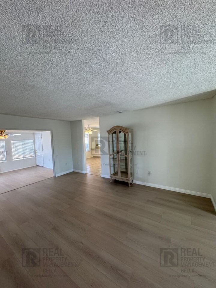 26218 Mccall Blvd - Photo 5 of 50