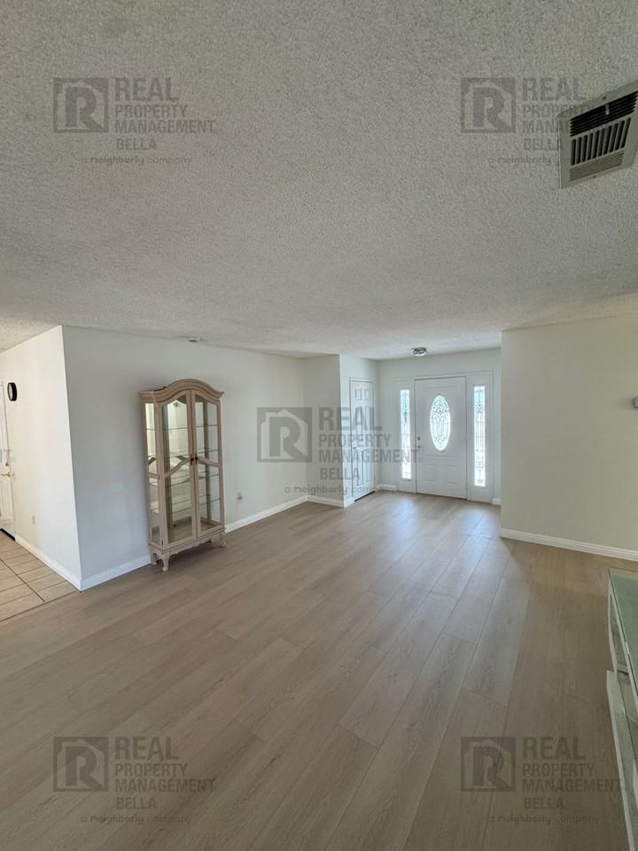 26218 Mccall Blvd - Photo 7 of 50