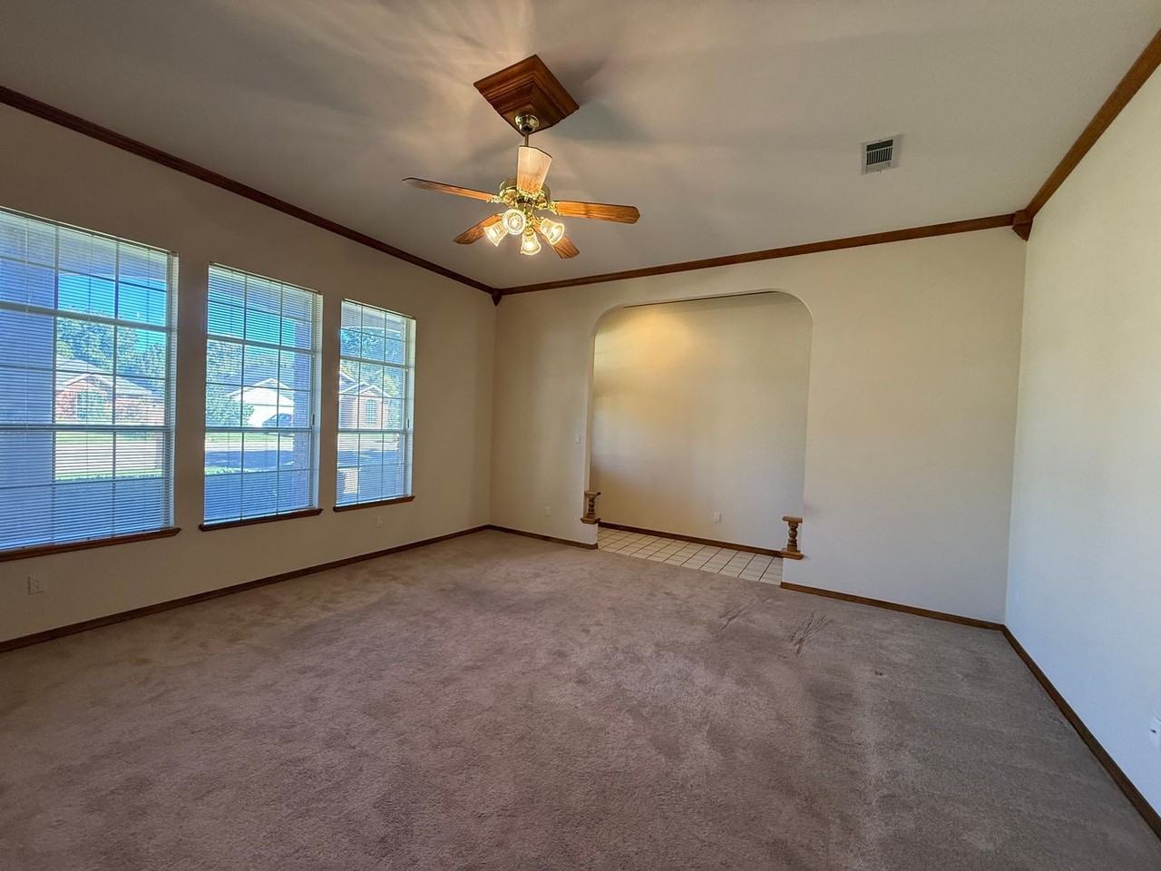 601 Chanticleer Pl - Photo 3 of 29