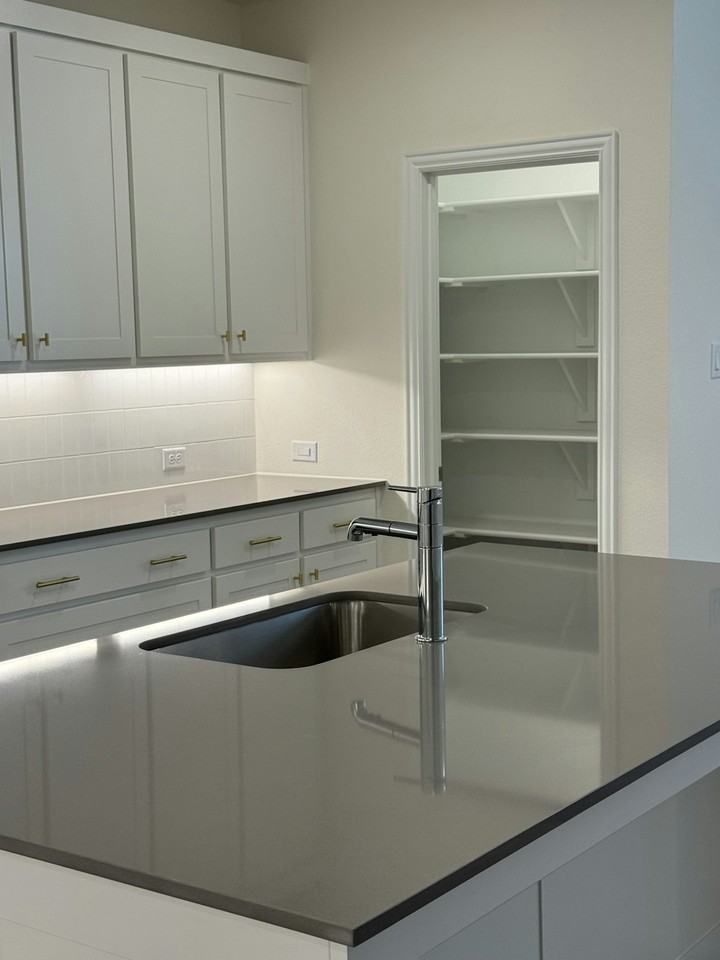 2821 Jacaranda Dr, Unit 1 - Photo 7 of 47