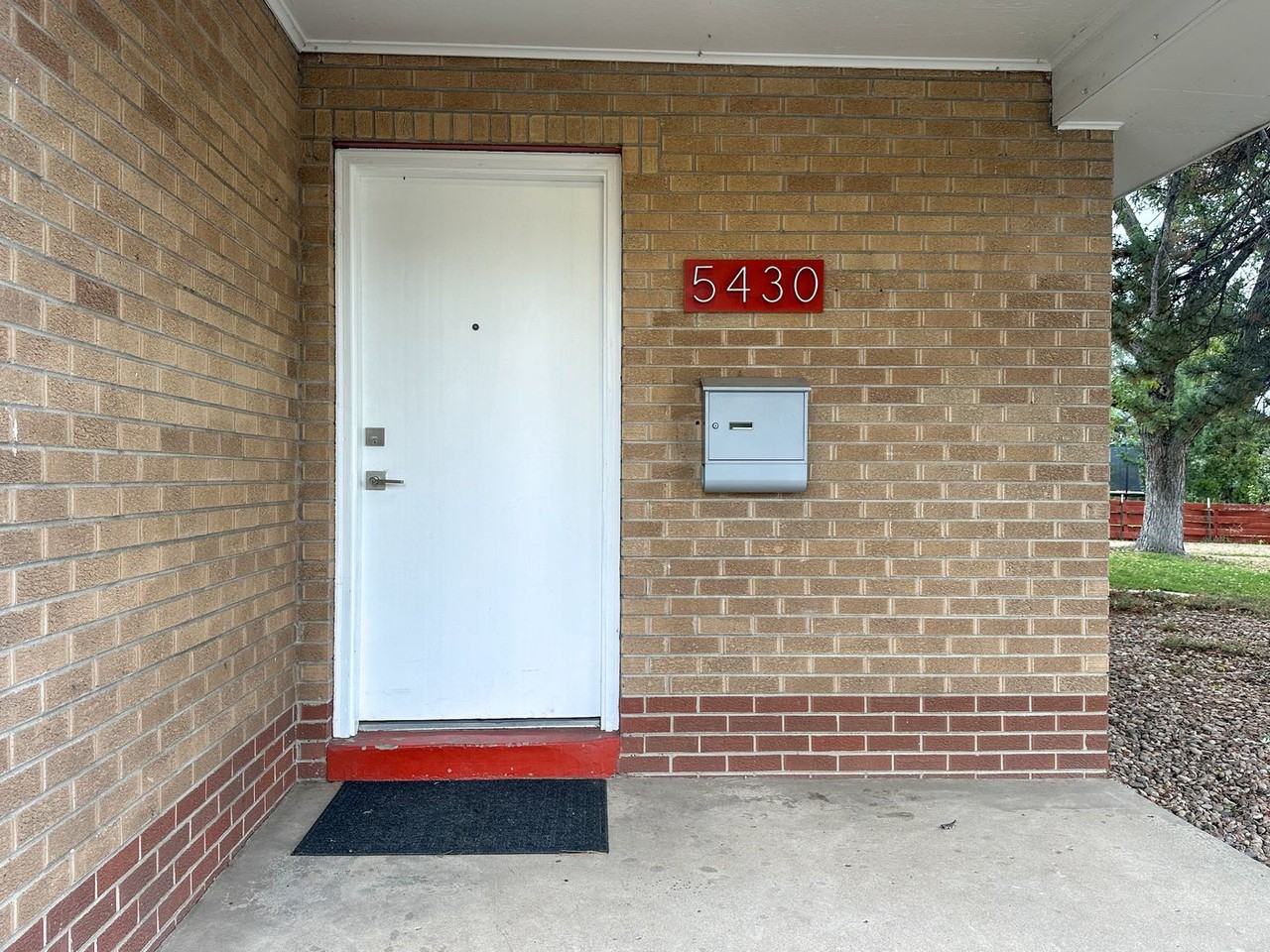 5430 S Curtice St - Photo 3 of 23