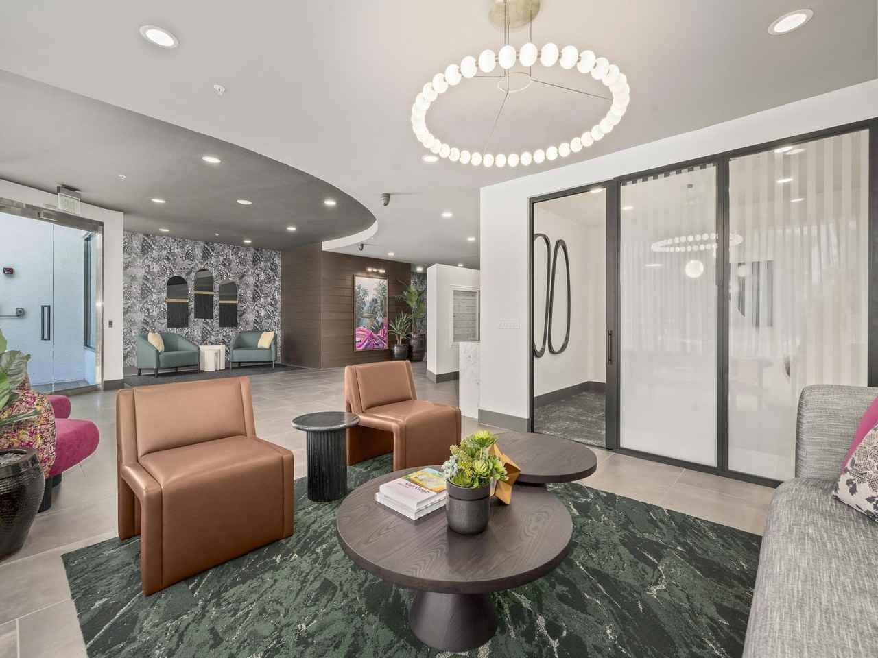 Clinton - Photo 2 of 25