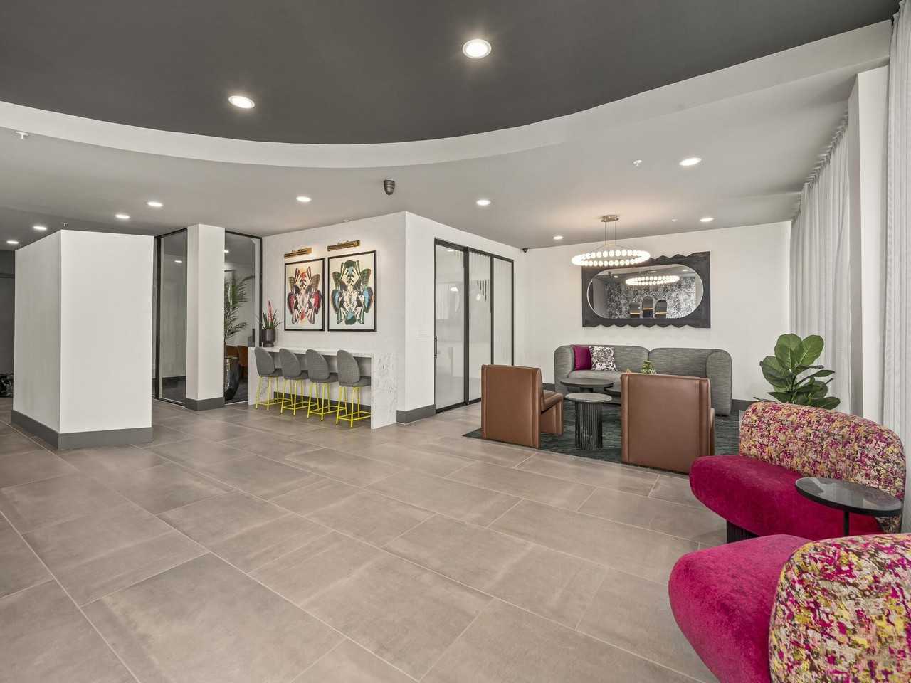 Clinton - Photo 4 of 25