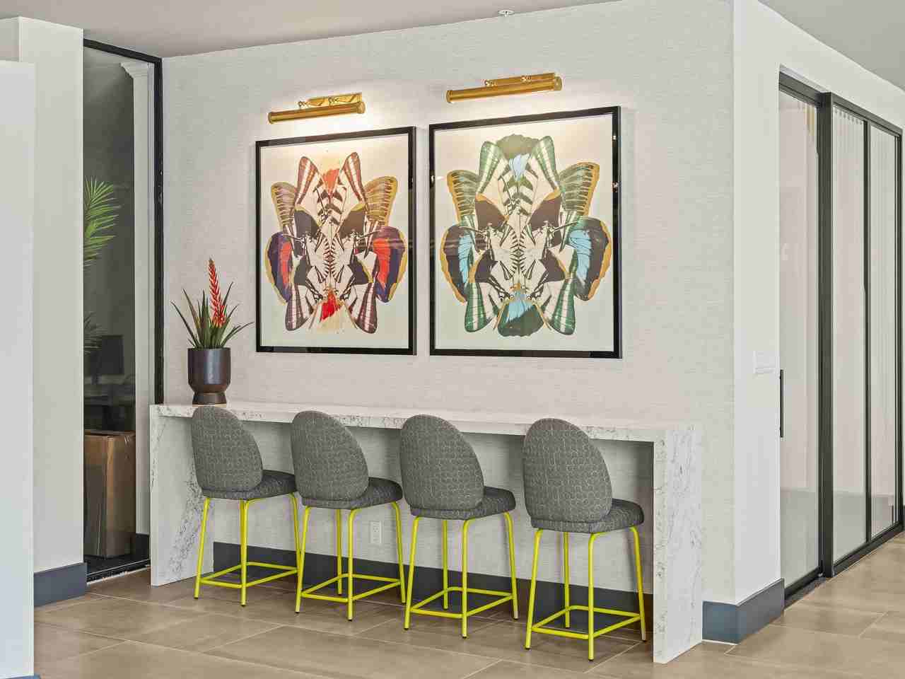 Clinton - Photo 6 of 25