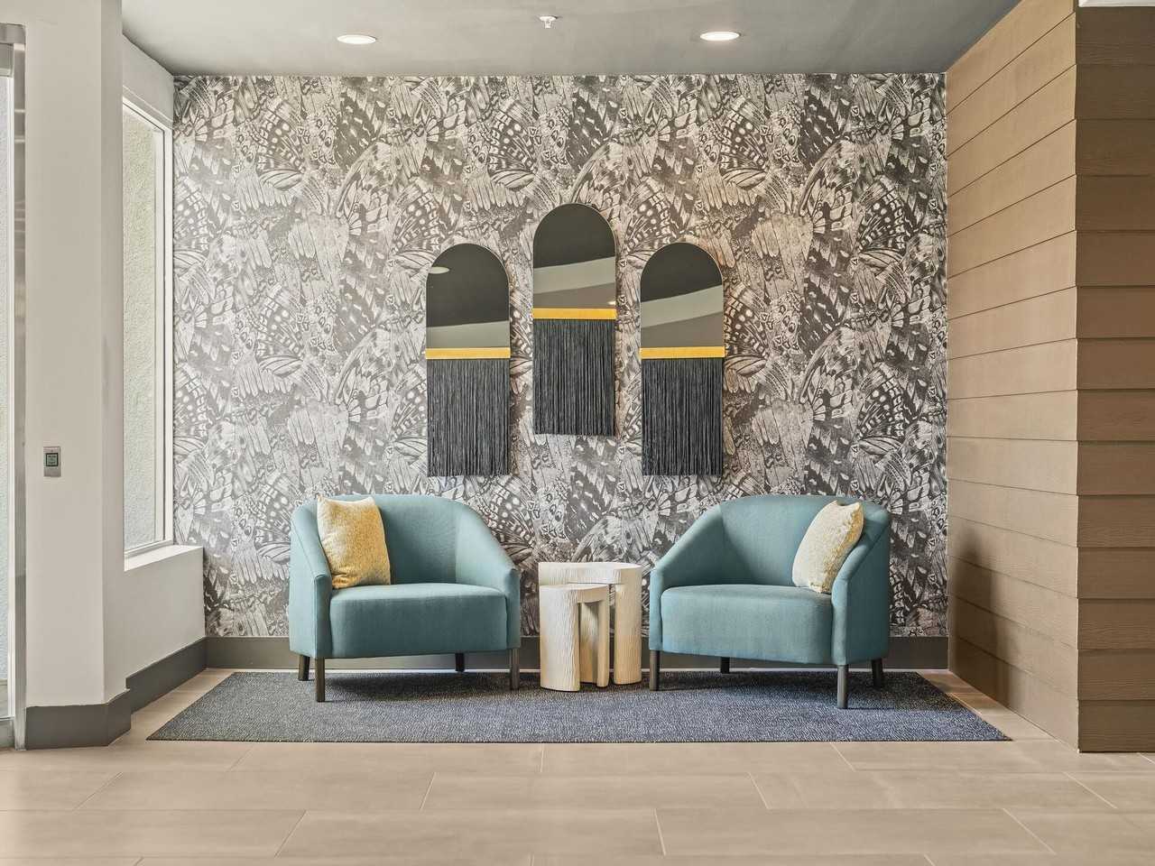 Clinton - Photo 7 of 25