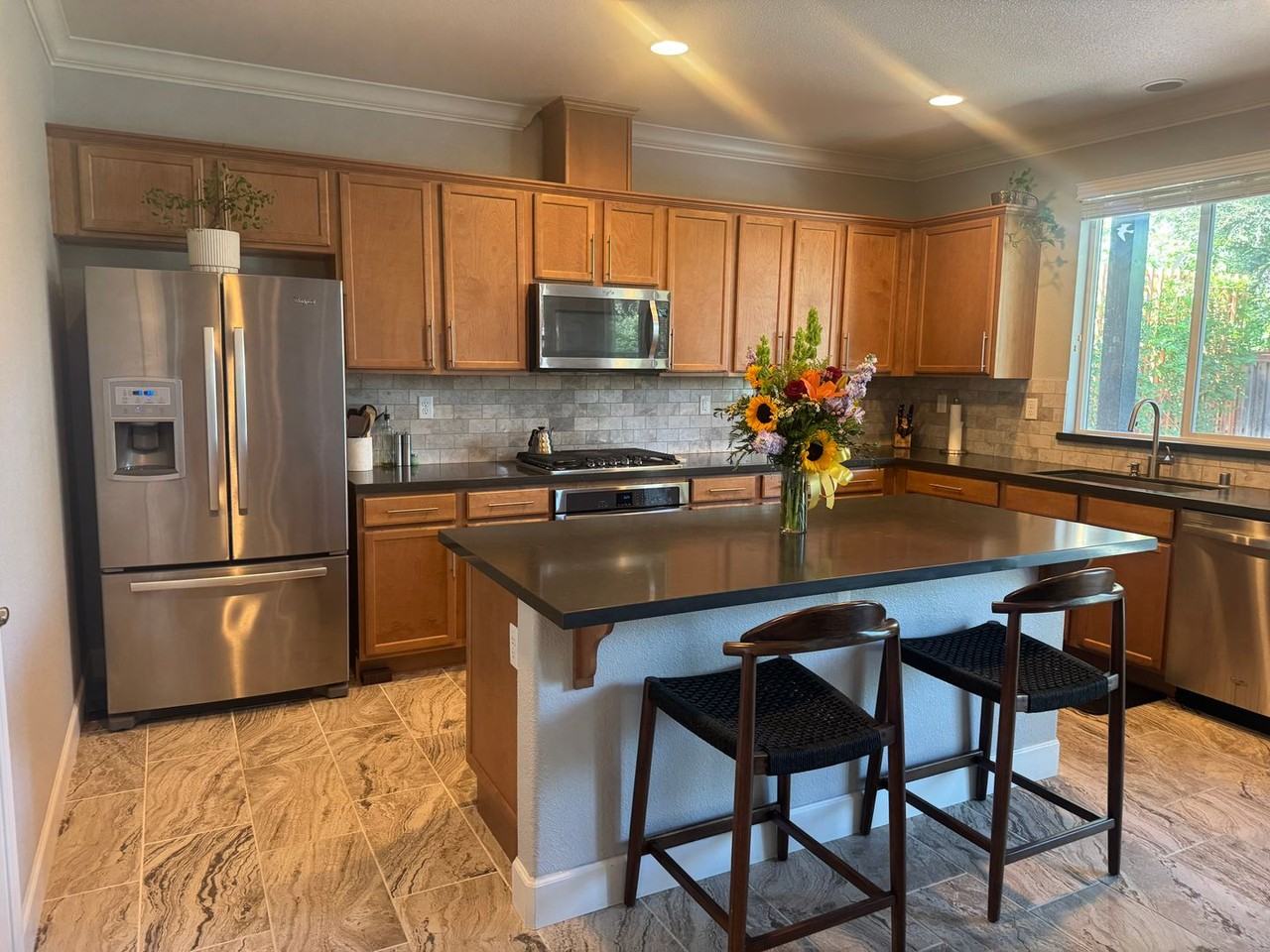 261 Joyce Dr - Photo 7 of 27