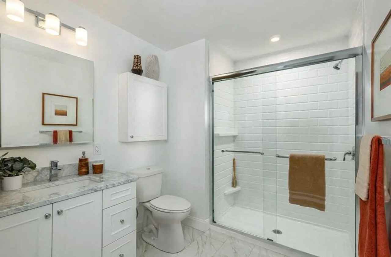 244 Independence Dr - Photo 6 of 9