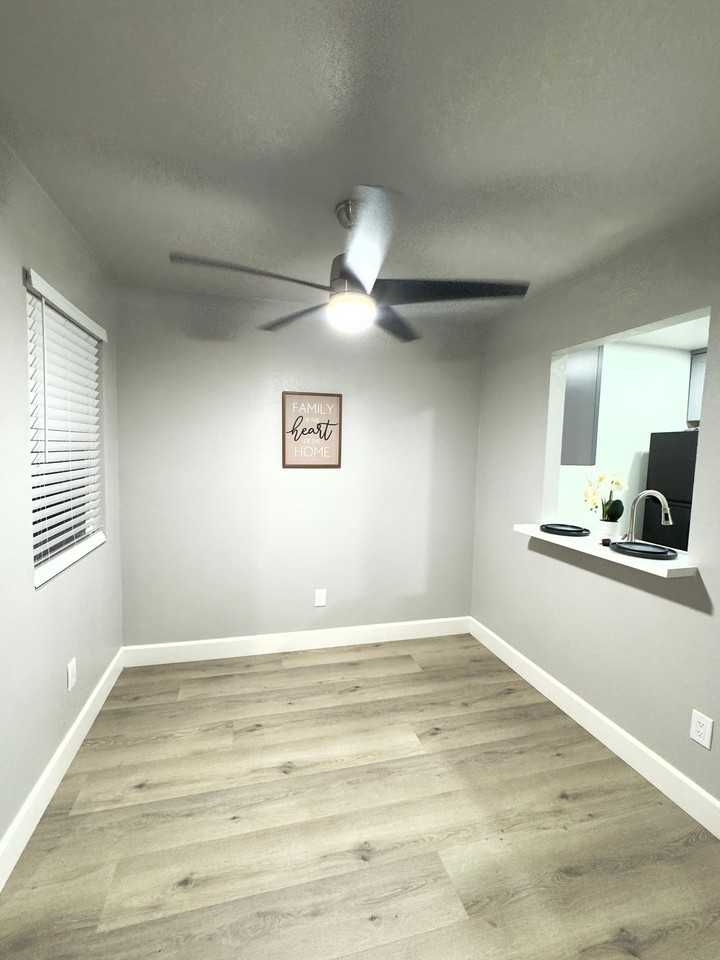 Ceres Villa Apartments - Photo 2 of 6