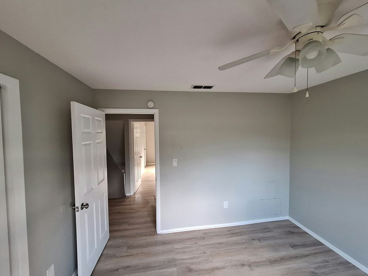 919 East Orange Street, Unit APT D - Photo 3 of 25