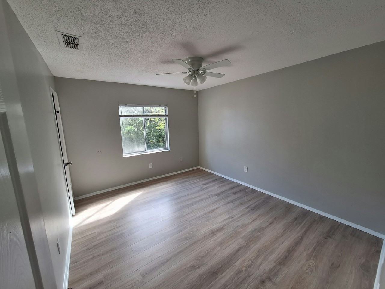 919 East Orange Street, Unit APT D - Photo 4 of 25