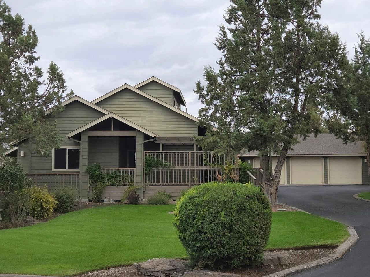 6900 Ne 1st St - Photo 4 of 35