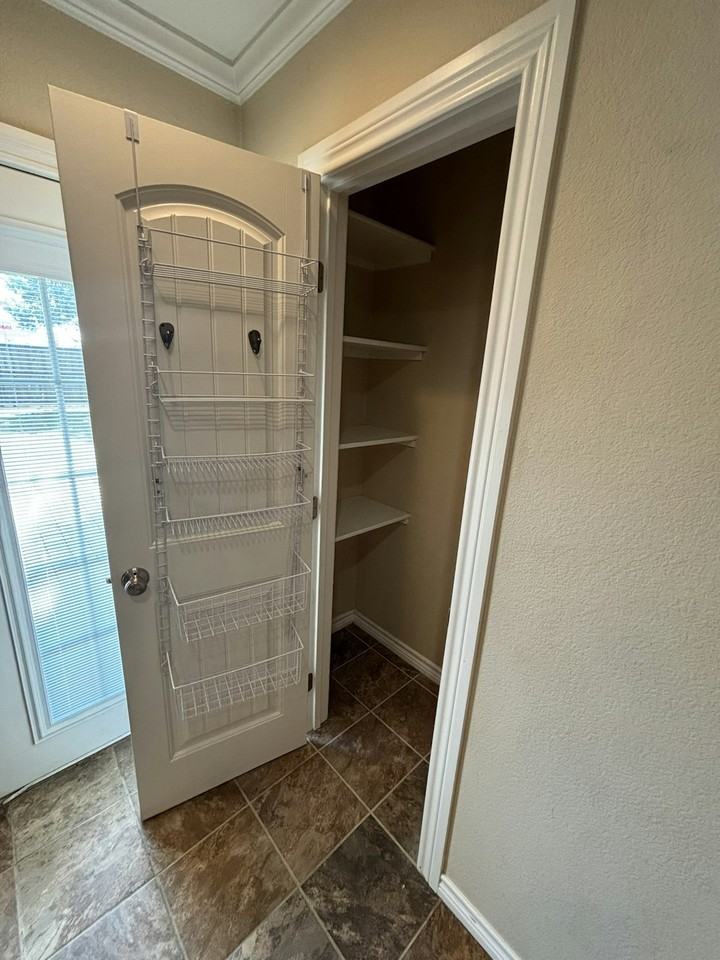 11408 Wyatt Street - Photo 6 of 17