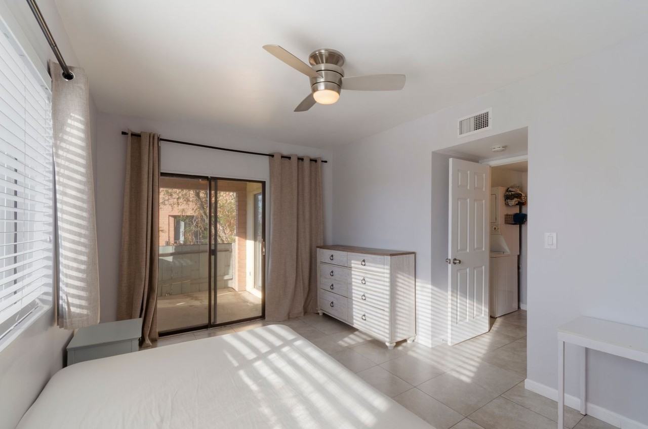 1530 S Columbus Blvd #8 - Photo 2 of 10