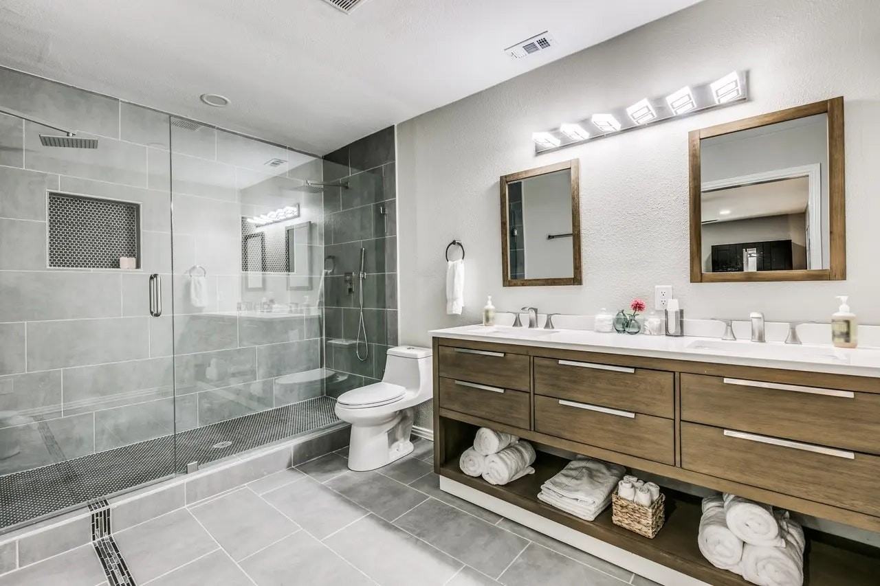 2519 Highwood Drive - Photo 3 of 7