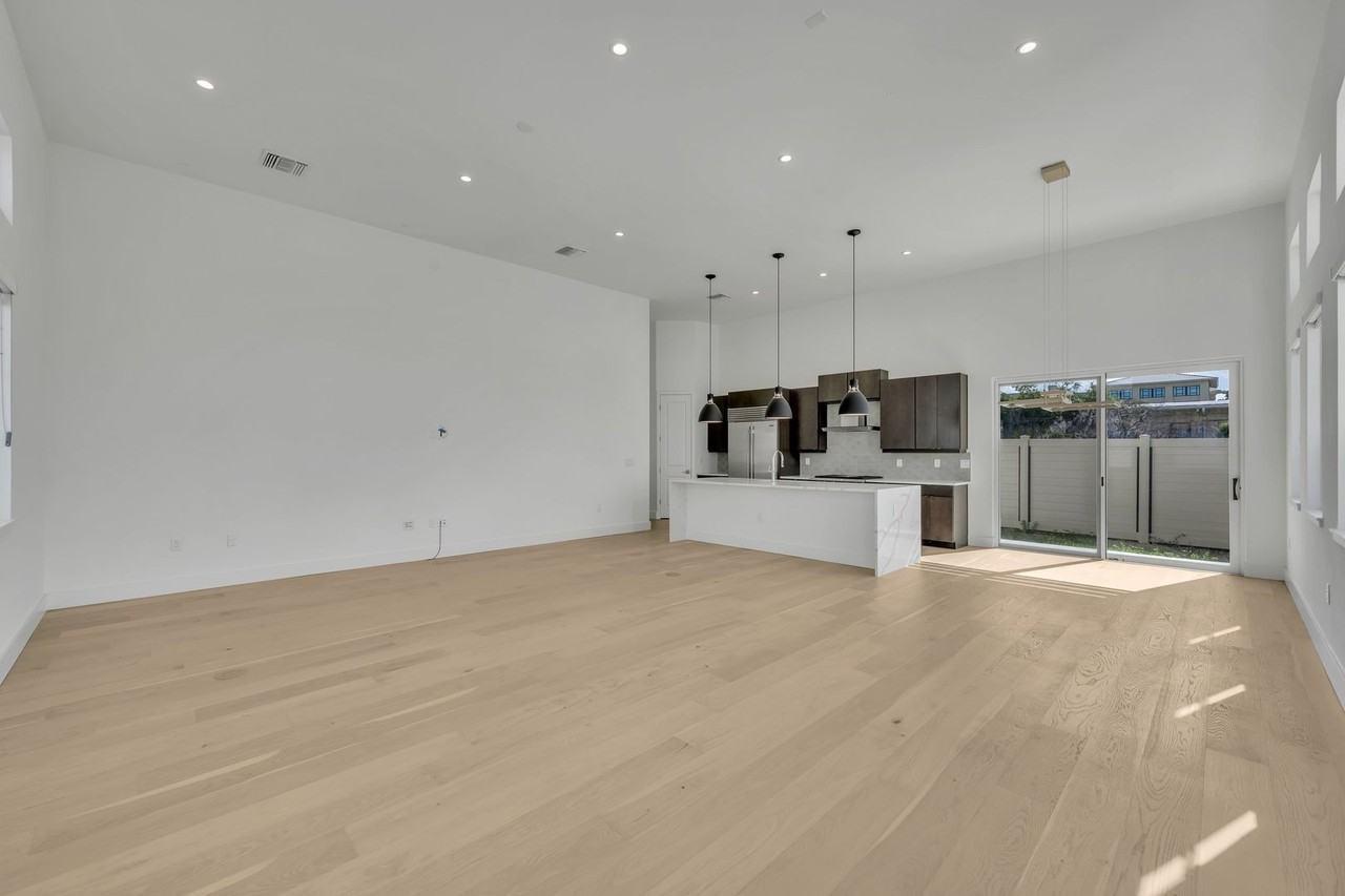 501 W Canton Ave - Photo 5 of 29