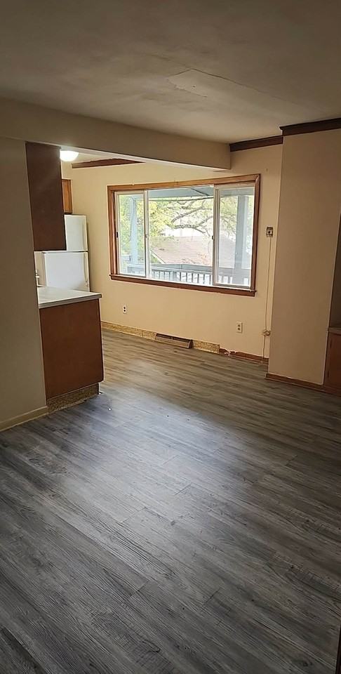 409 N 1st St, Unit 4 - Photo 7 of 8