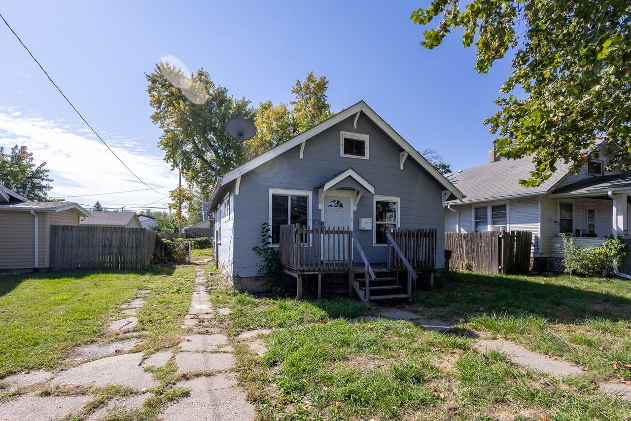 3631 Avenue C - Photo 2 of 17