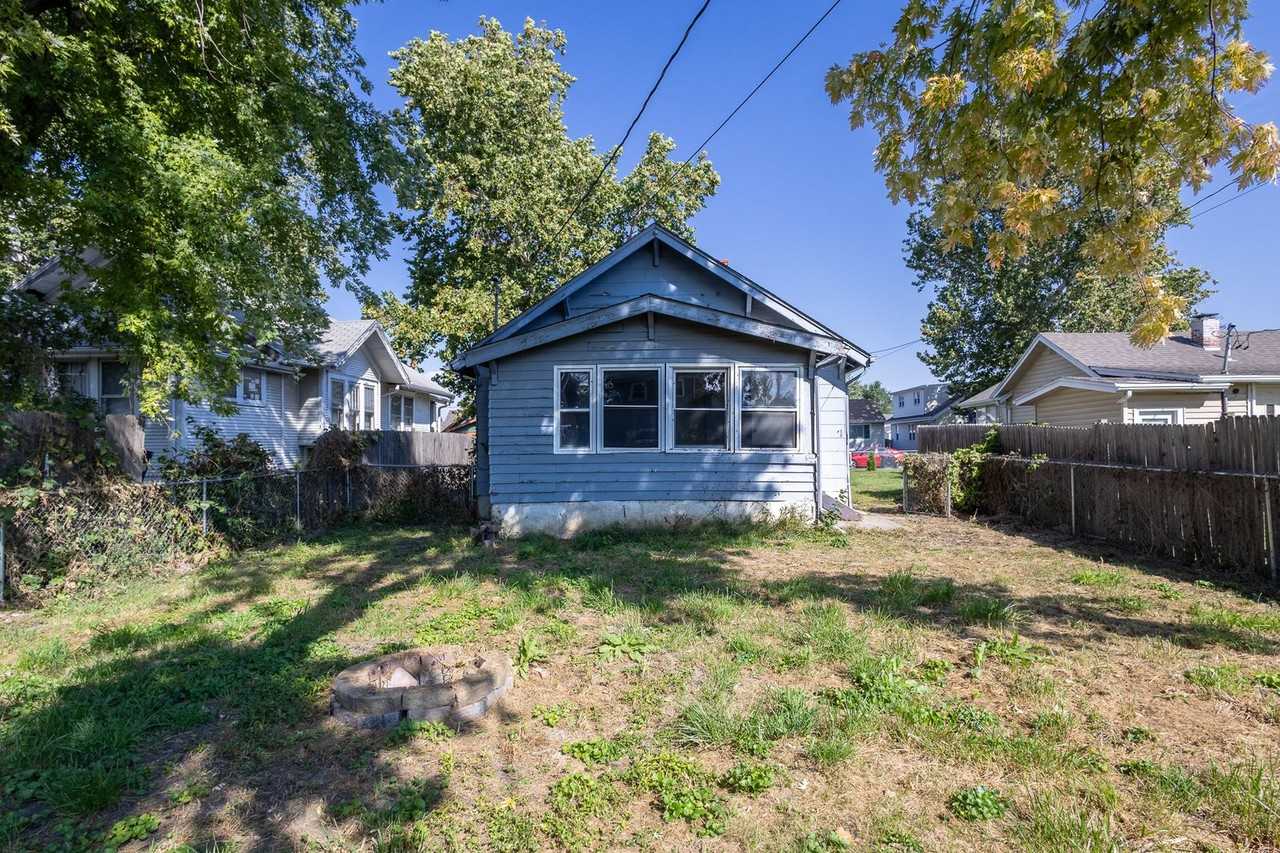 3631 Avenue C - Photo 3 of 17