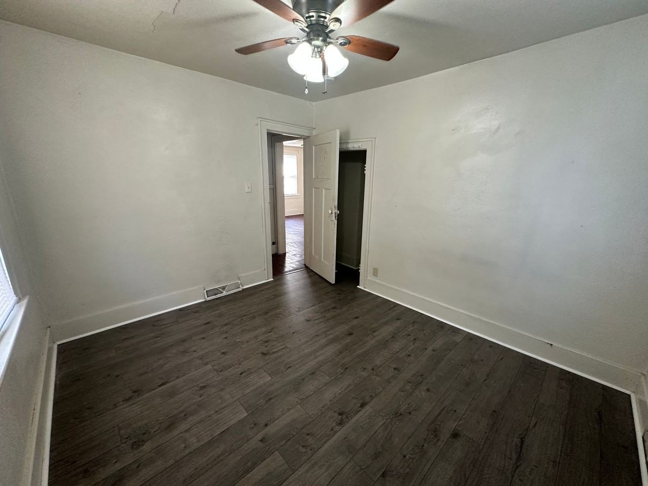2417 S Saint Aubin St - Photo 6 of 8