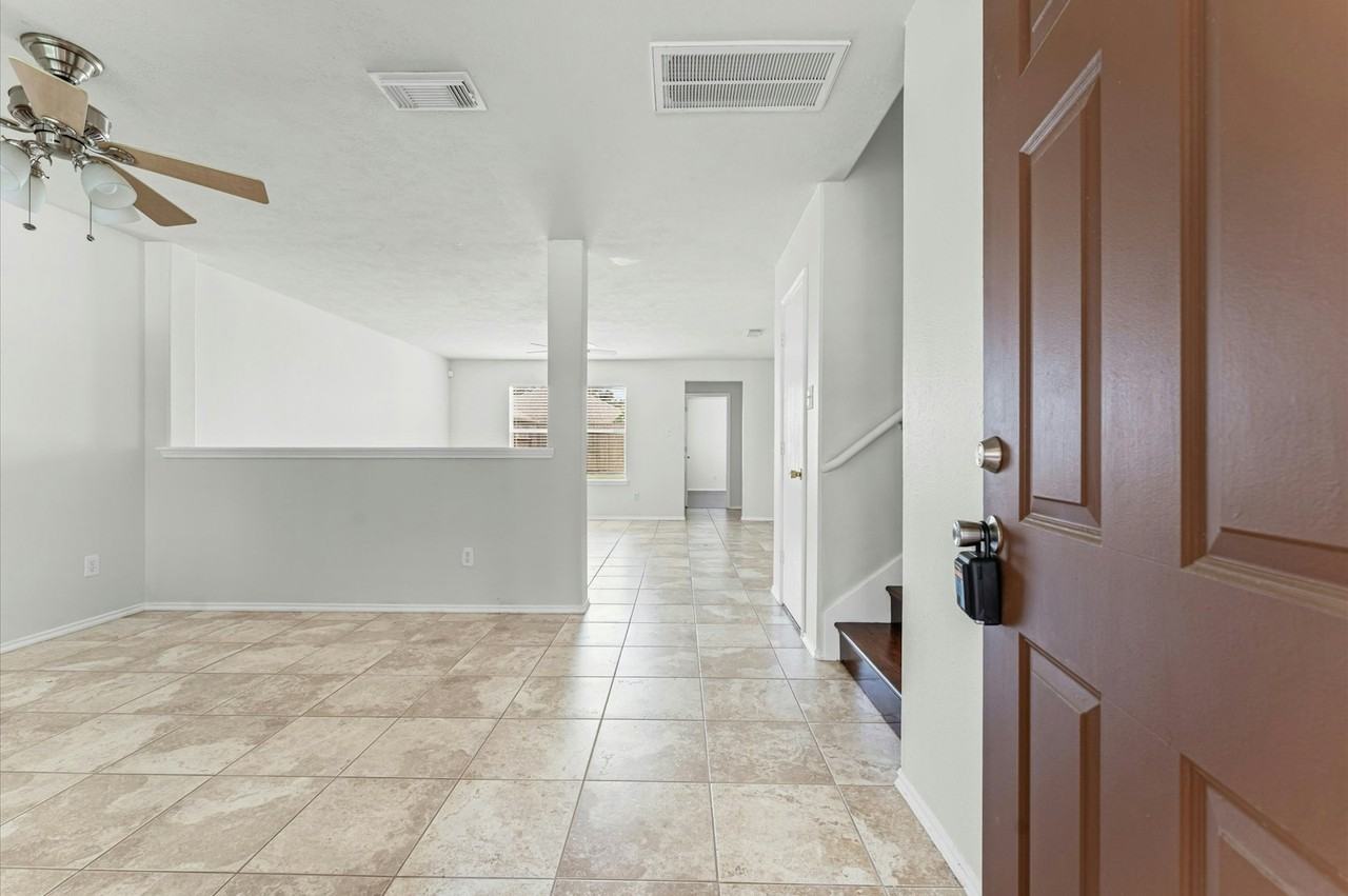 12251 Noco Dr, Unit 1 - Photo 5 of 24