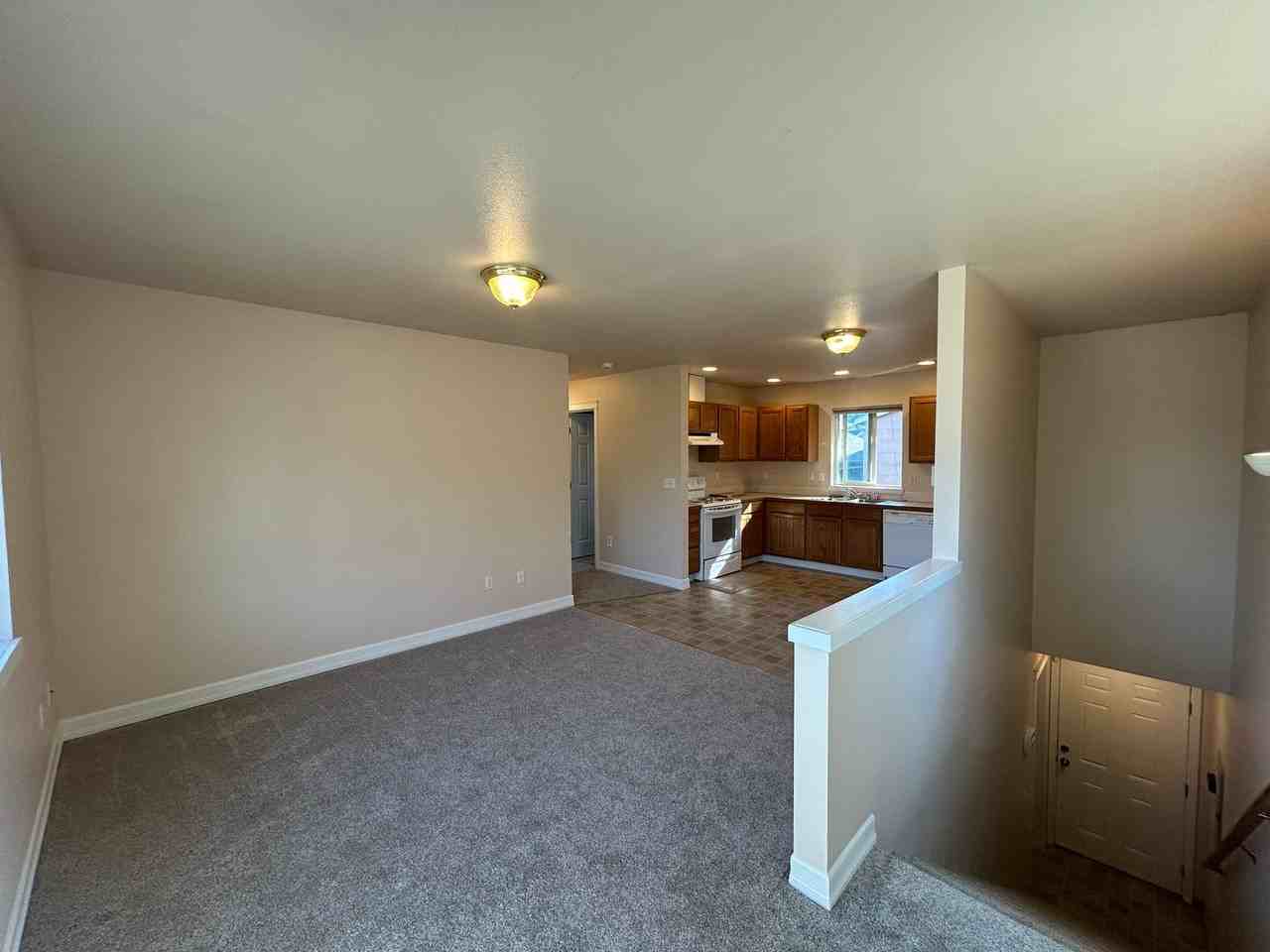 3205 N 7th St - Photo 3 of 19