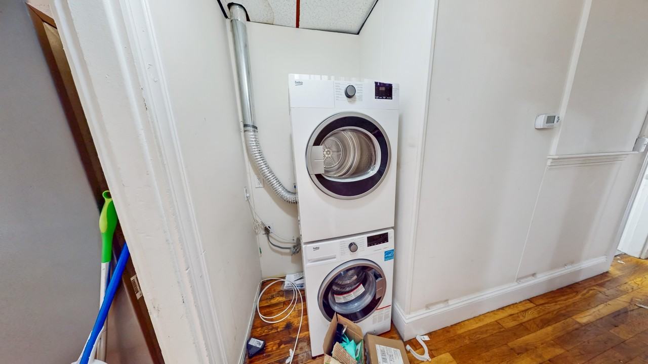 882 Huntington Avenue - Photo 7 of 32