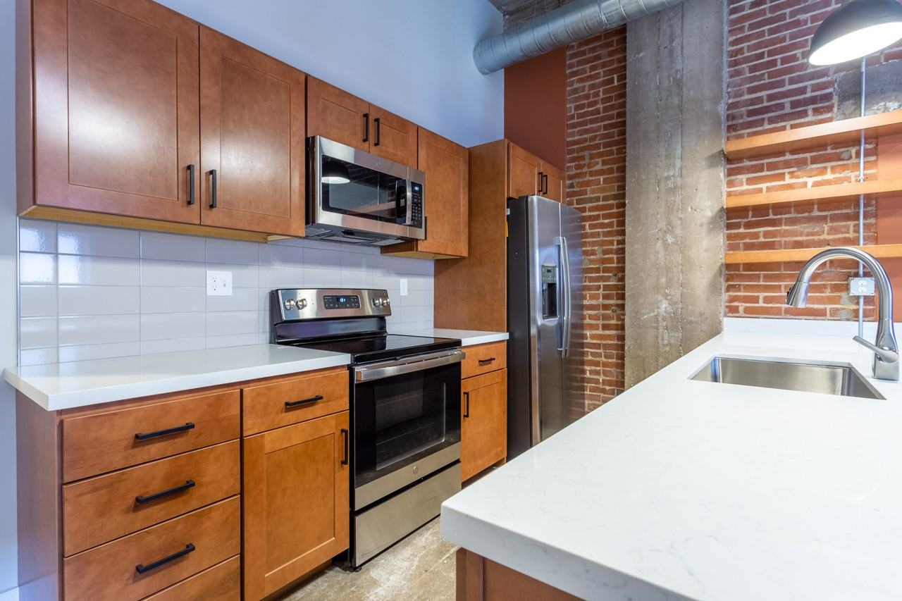 220 E. 9th Street - Photo 5 of 50