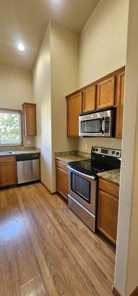 B3706-E - Photo 7 of 26