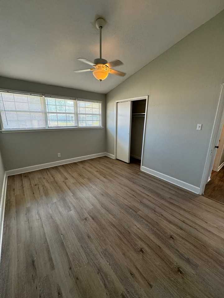 868 Von Blond B - Photo 4 of 9