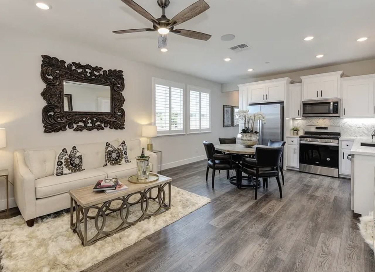 4083 Peters Ct - Photo 2 of 7