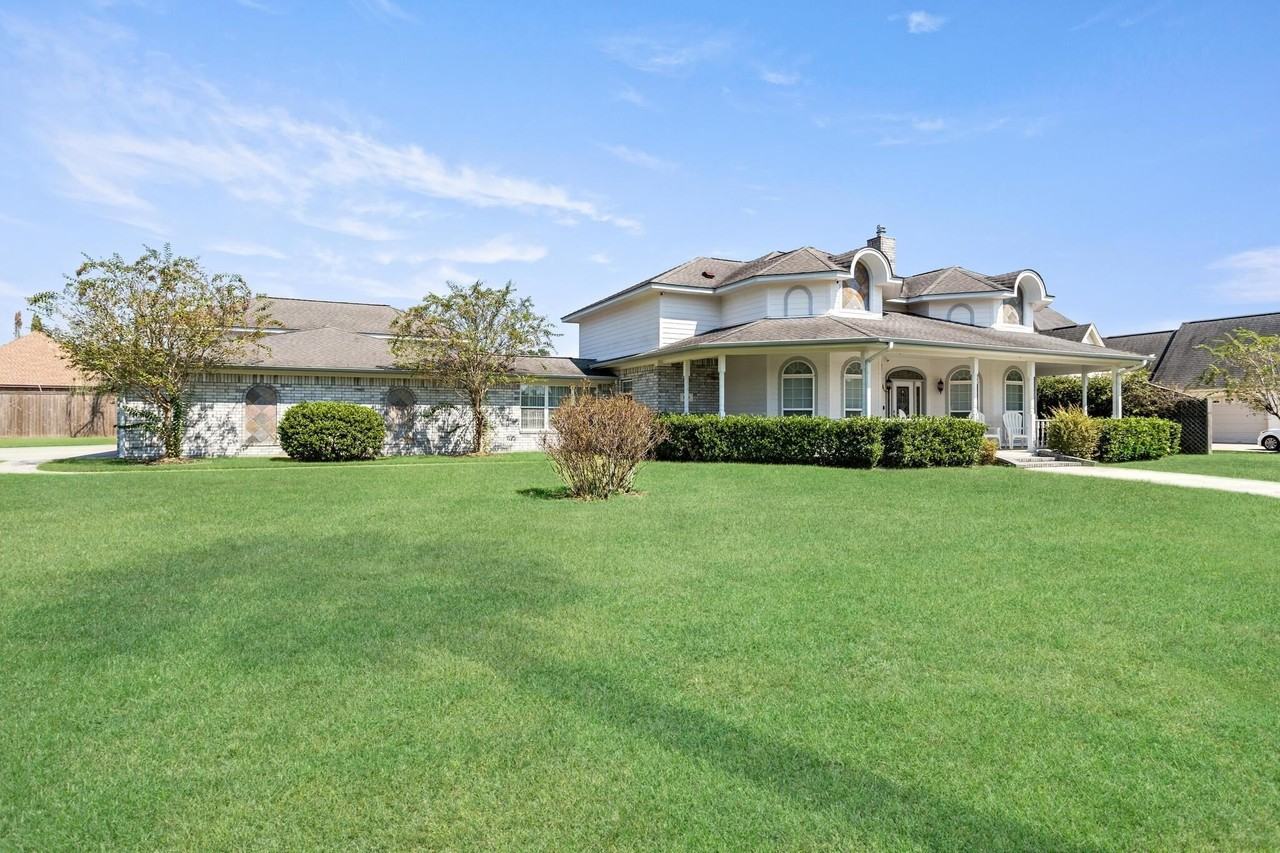 100 Dillons Way - Photo 2 of 35