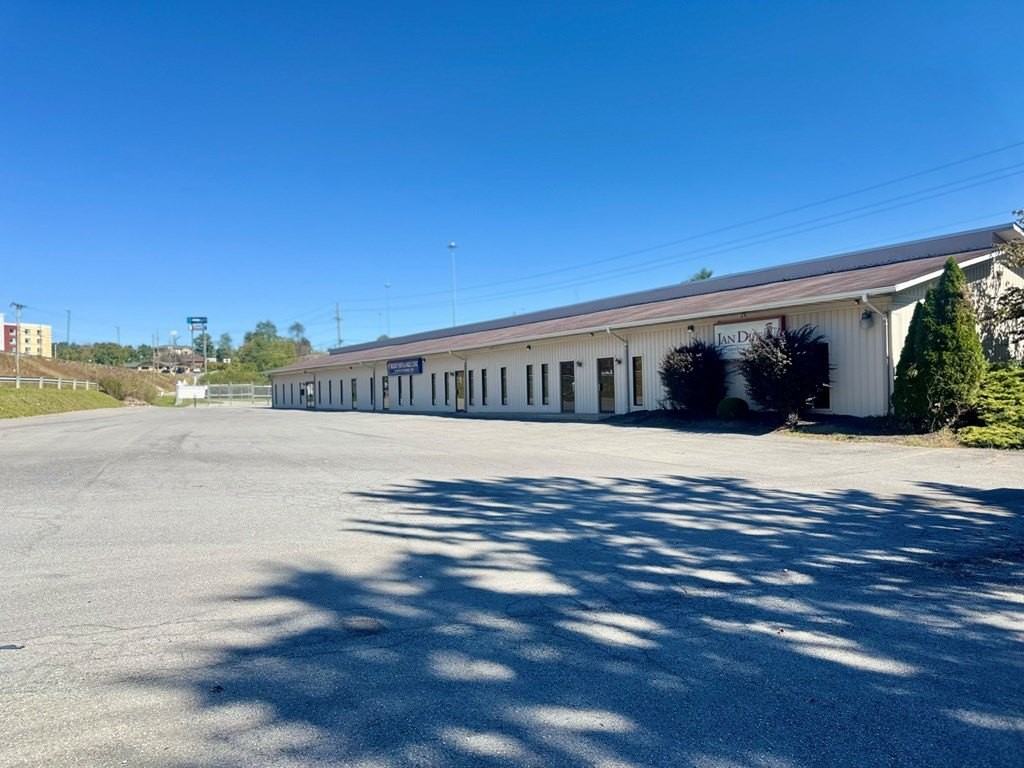 317 Harper Park Dr - Photo 6 of 16