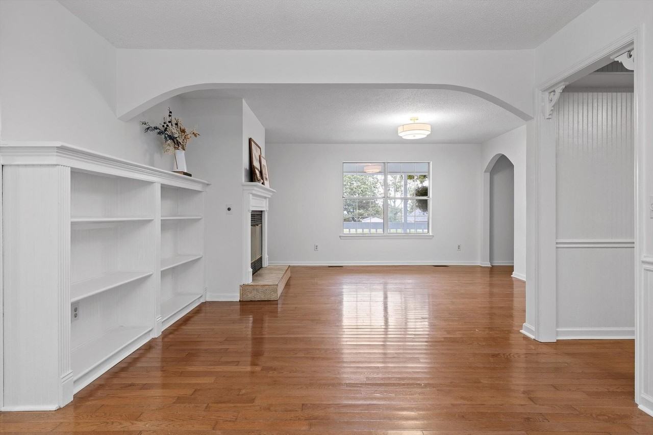 224 N Brent Dr - Photo 5 of 32