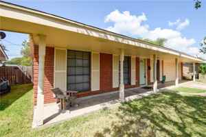 featured image of 1209 Dallas St