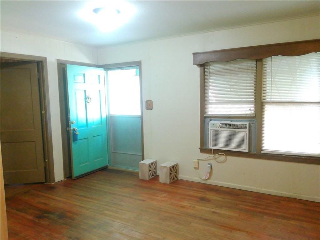 4322 Fir St - Photo 4 of 17