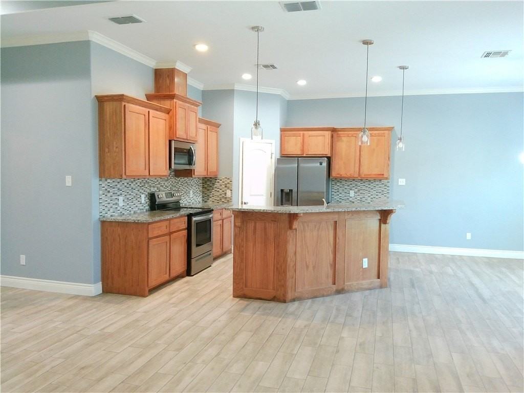 801 Truk Dr - Photo 3 of 16