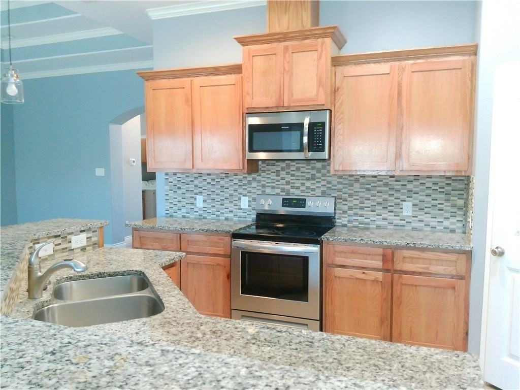 801 Truk Dr - Photo 4 of 16