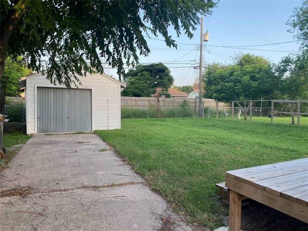 4214 Brentwood Drive - Photo 3 of 13