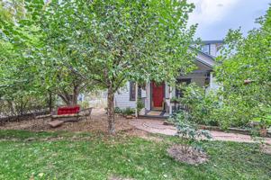 featured image of 1580 Redwood Ave