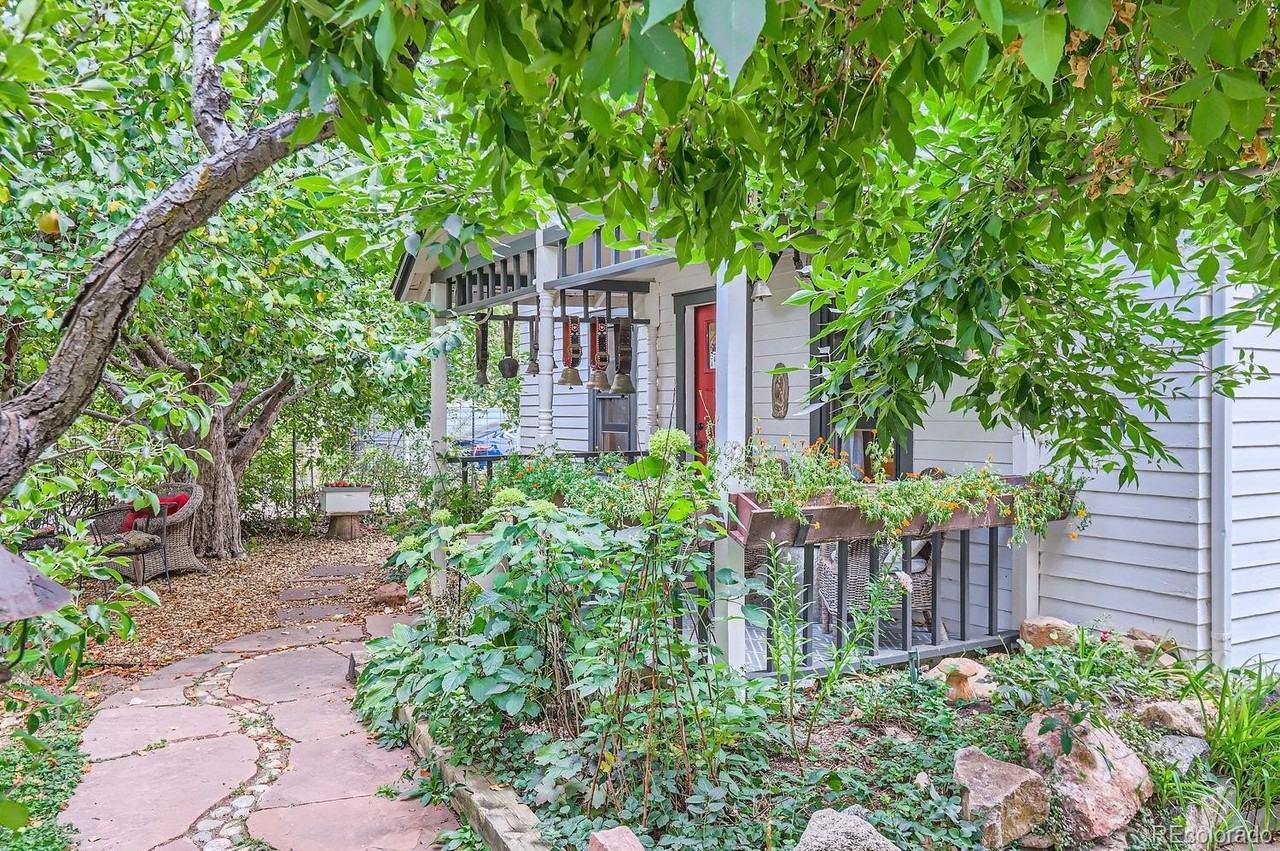 1580 Redwood Ave - Photo 4 of 28