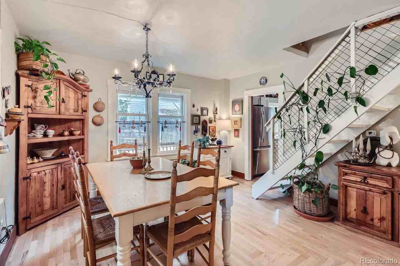 1580 Redwood Ave - Photo 7 of 28