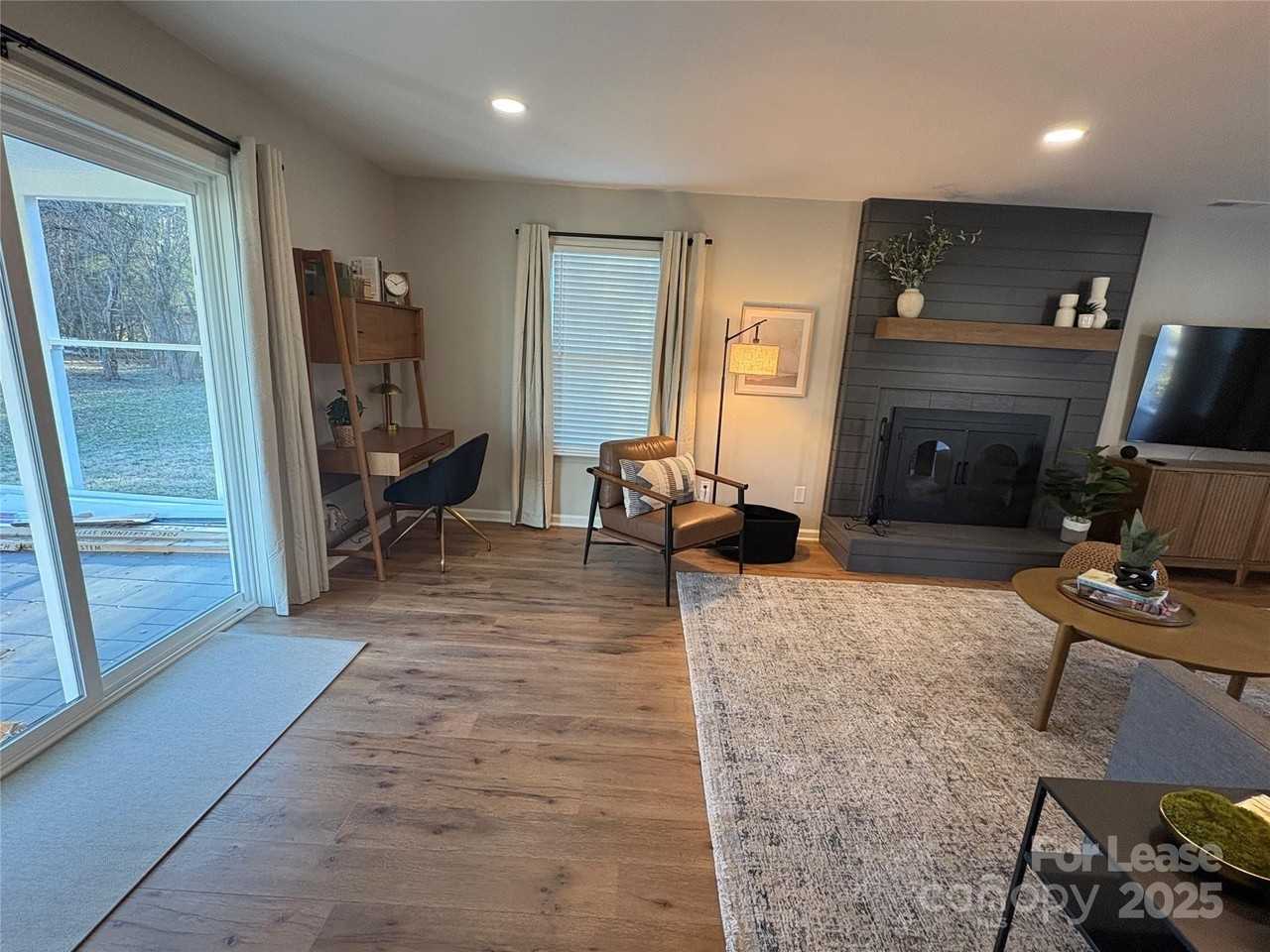 7901 Saddleview Court - Photo 6 of 25