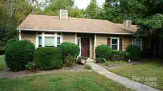 8306 Summerglen Cir - Photo 1 of 1
