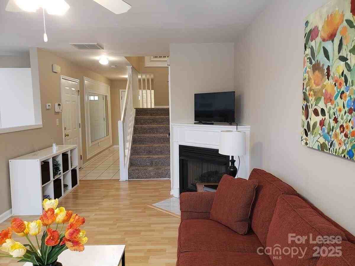 10643 Greyhound Drive - Photo 4 of 24